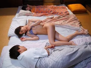 Bị cô em họ phát hiện đọc tạp chí "con heo" và cái kết