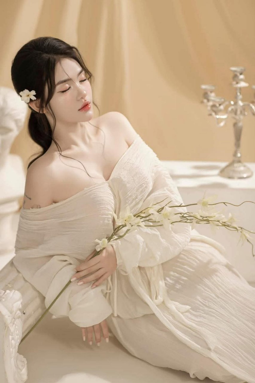 Bố già và cô con gái nứng lồn